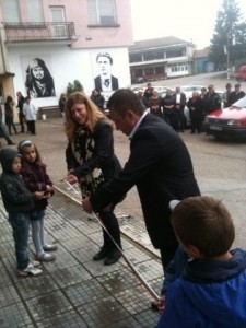 image-8f10dd04669640eeb3f83d97f5c8a50db20b064340a8f5ef5b39c7b311e45575-V