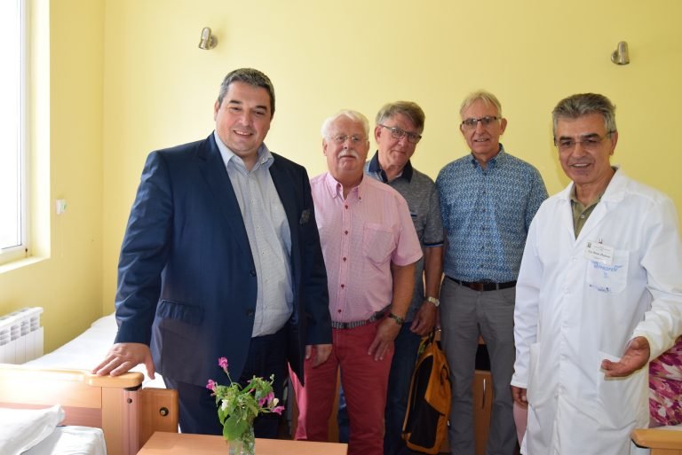 Холандски дарители отново посетиха МБАЛ 