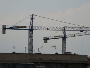 подемна техника под наем