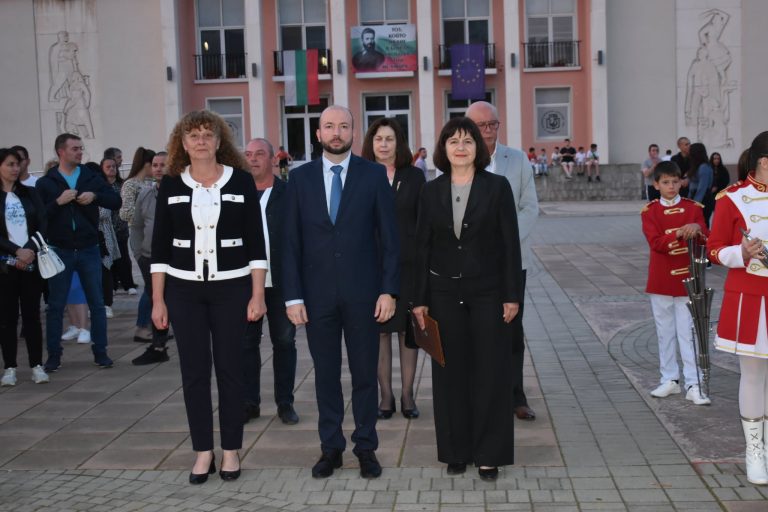 Забележителности | Павликени почете паметта на Ботев и загиналите за свободата на България