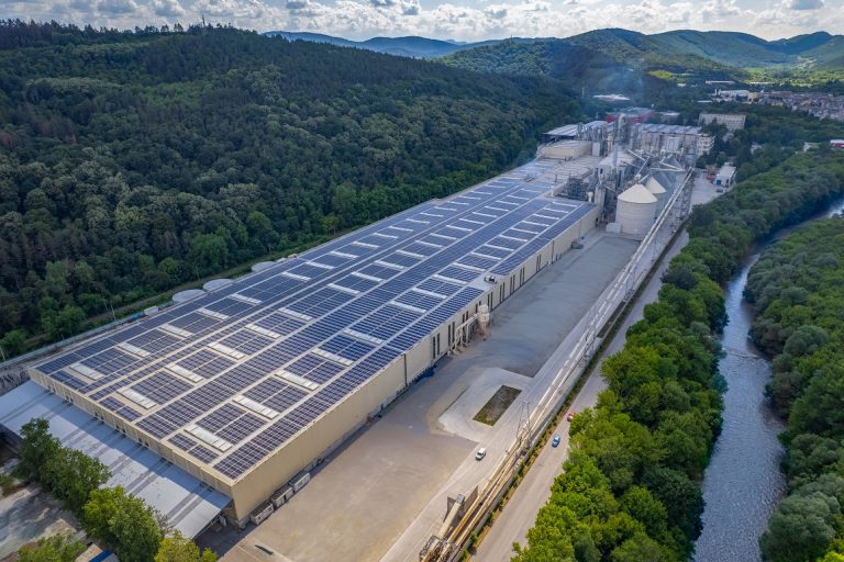 Забележителности | “Кроношпан” внесе в общината предложение за нови измервателни станции за въздуха, голям екран ще показва данните