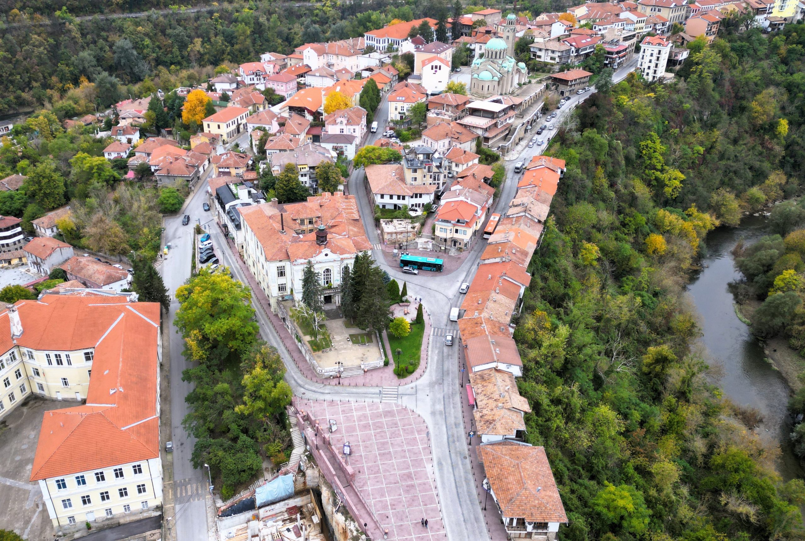 Забележителности | Кукерският спектакъл във Велико Търново налага временна организация на движението днес и утре