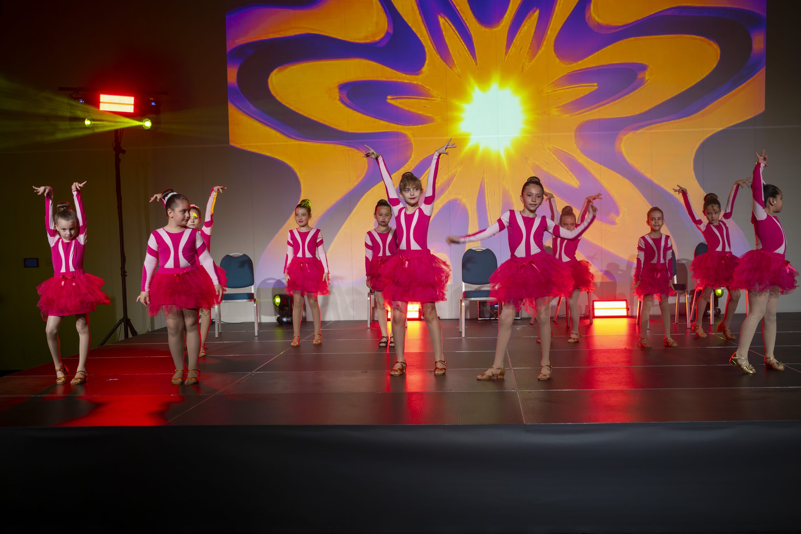 Забележителности | Най-големият център за изкуства във В. Търново отбеляза 15 г. с впечатляващ танцово-театрален спектакъл