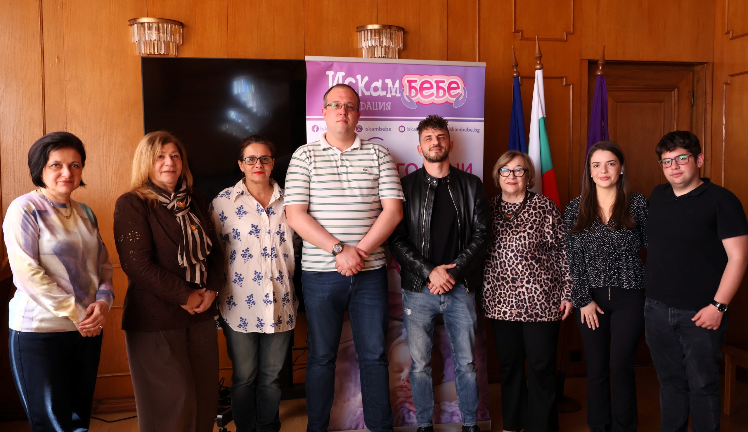 Забележителности | Две двойки от В. Търново получават финансова подкрепа за ин-витро в кампанията „С цвете в ръка срещу репродуктивните проблеми“