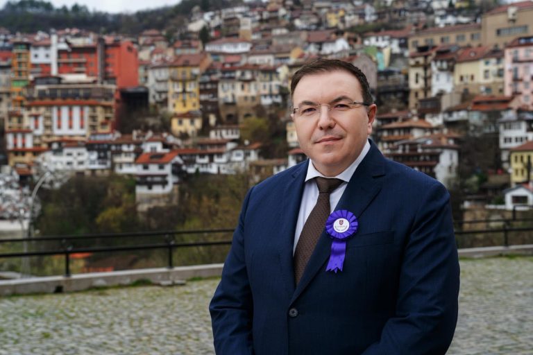 Забележителности | Проф. Костадин Ангелов: Над 300 000 българи живеят по-добре в санирани блокове – това е моделът ГЕРБ