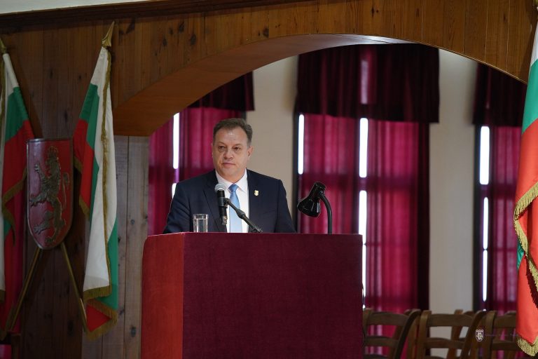 Забележителности | Даниел Панов пред президента, председателя на НС и патриарха: Велико Търново да бъде вписано в Конституцията като историческа и духовна столица