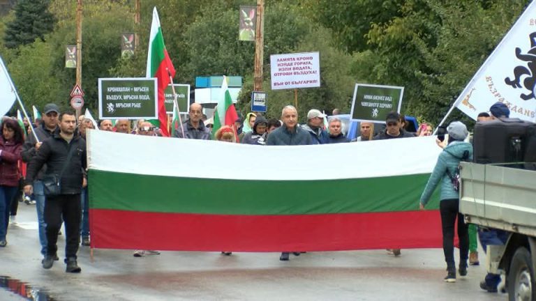 Забележителности | „Възраждане“ единствена организира ефективен граждански протест срещу големия замърсител „Кроношпан“