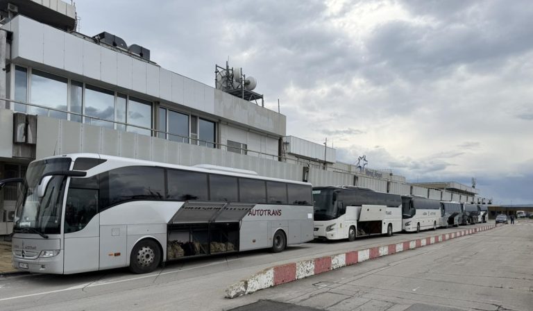 Коста Стоянов, „Възраждане“: Масово пристигане на американски войници във Варна – държавата мълчи