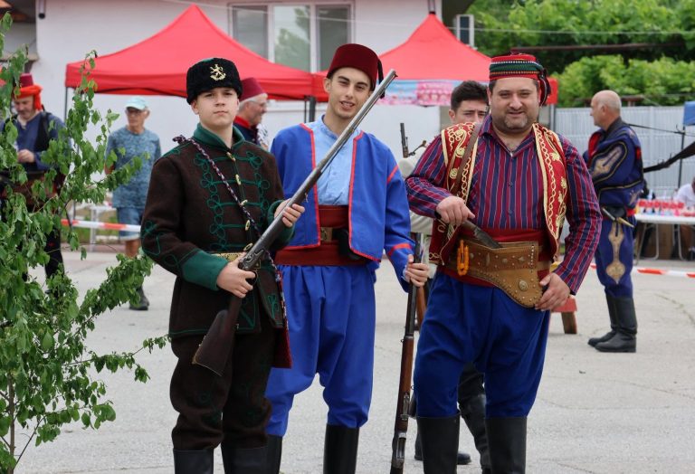 Със зрелищна възстановка и песни хайдушки премина традиционният мердански фестивал