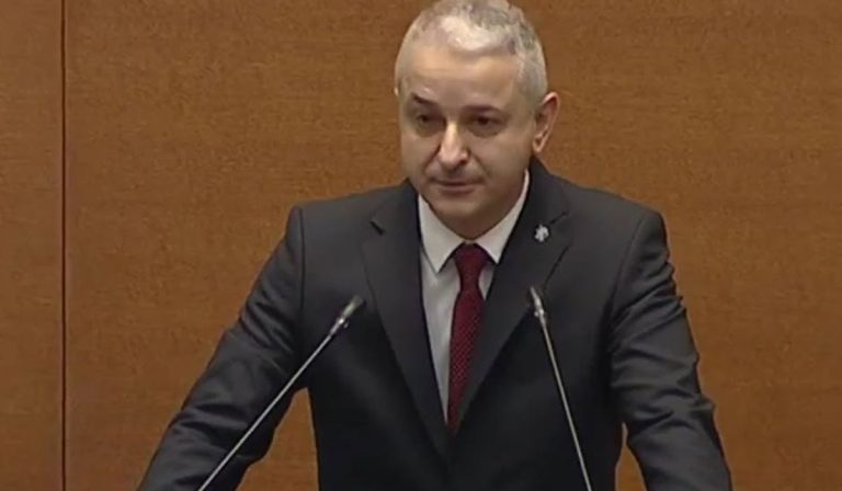 Забележителности | Ангел Янчев: Пладнешки обир е изтеглянето на парите от бюджета на училищата от МОН