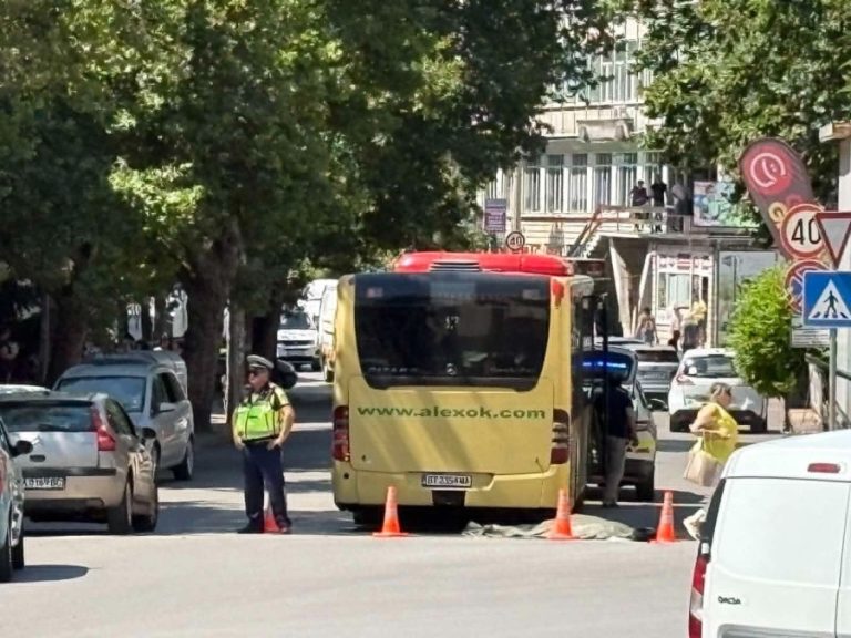 Забележителности | Автобус уби жена на пешеходната пътека до пазара!