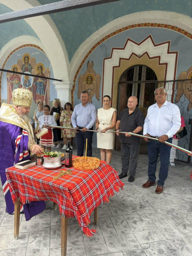 Забележителности | Реставрираната сграда на църквата „Св. Архангел Михаил“ беше открита в с. Лесичери