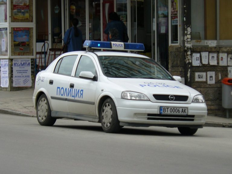Забележителности | Кражба на пари от автомобил разследват в Стражица