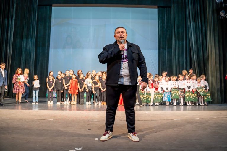 Забележителности | Кампанията „Заедно даряваме детски книжки“ стартира за трета поредна година във Велико Търново